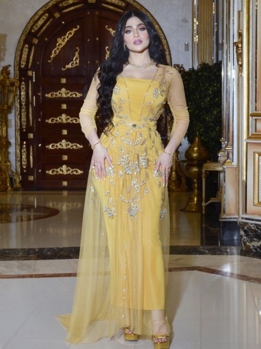 Elegant Yellow Caftan Evening  - Women Formal Wear Sale บทวิจารณ์และราคา